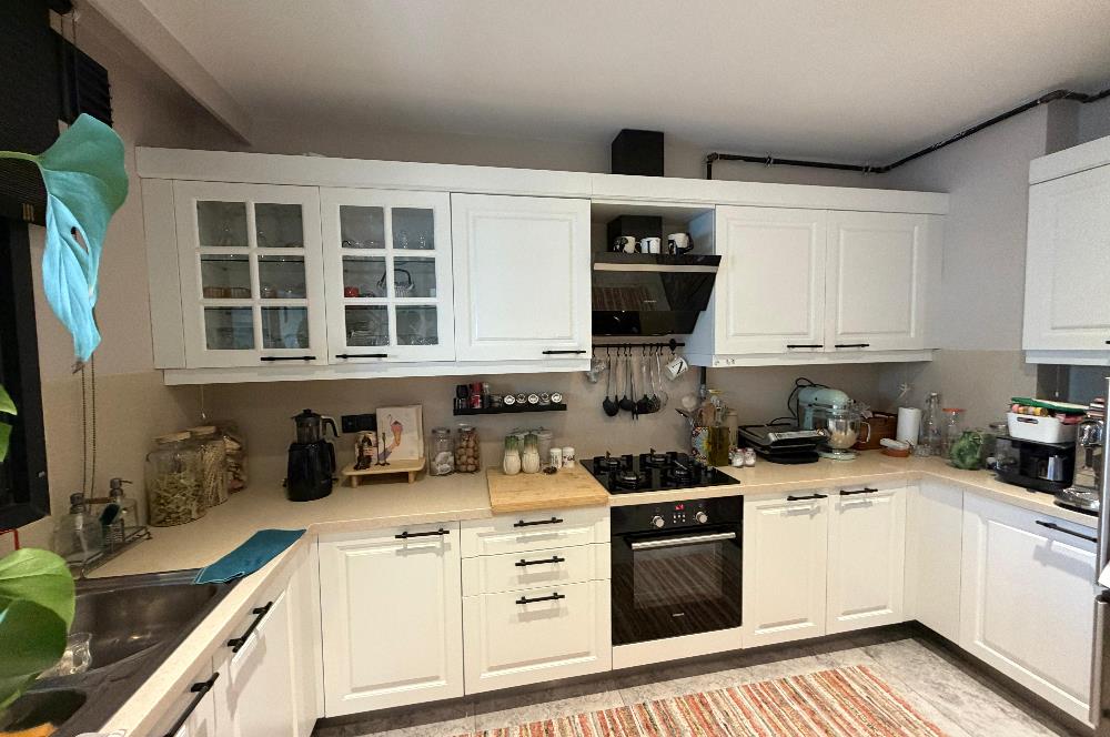 SUADİYE BAĞDAT CADDESİ VE SAHİLE ÇOK YAKIN SATILIK 3+1 DAİRE