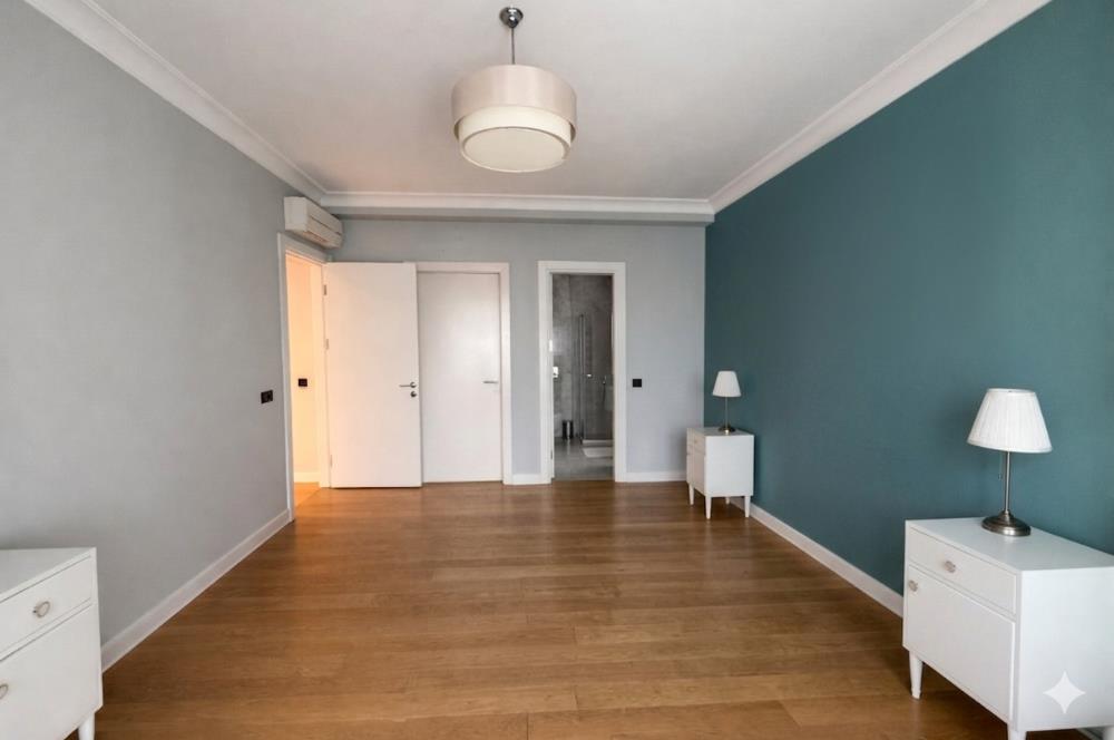 SUADİYE BAĞDAT CADDESİ VE SAHİLE ÇOK YAKIN SATILIK 3+1 DAİRE