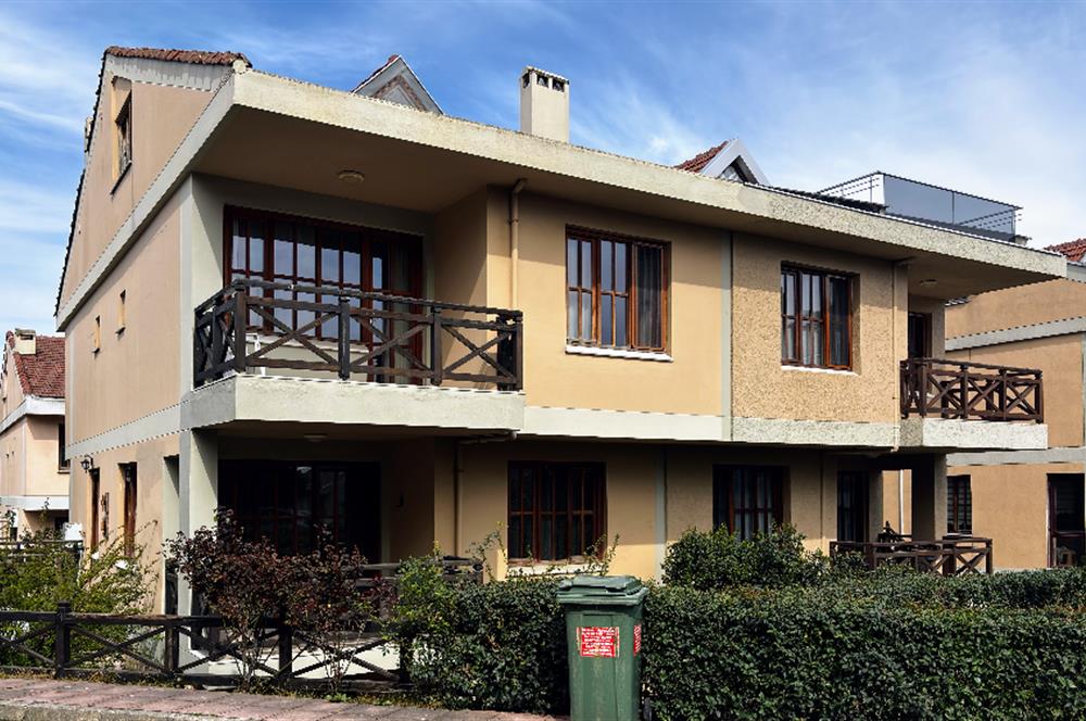 Kurtköy Seçkinev Konakları'nda Satılık 5+1 Lüks Villa