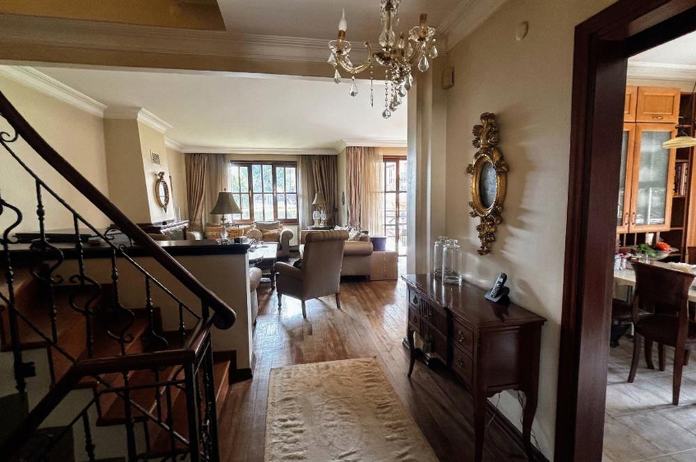 Kurtköy Seçkinev Konakları'nda Satılık 5+1 Lüks Villa