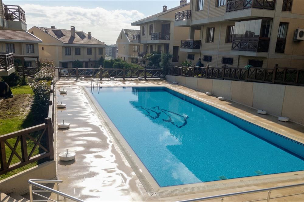 Kurtköy Seçkinev Konakları'nda Satılık 5+1 Lüks Villa