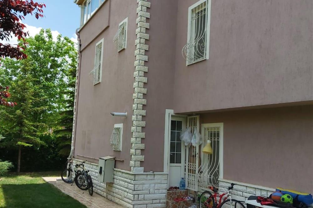 GÖLBAŞI MARTIKÖY SİTESİNDE 4,5+1 SATILIK VİLLA