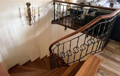 Kurtköy Seçkinev Konakları'nda Satılık 5+1 Lüks Villa