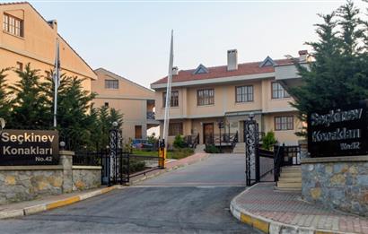 Kurtköy Seçkinev Konakları'nda Satılık 5+1 Lüks Villa