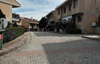 Kurtköy Seçkinev Konakları'nda Satılık 5+1 Lüks Villa