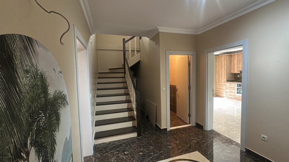 ZEKERİYAKÖY SİTE İÇİNDE ÖZEL BAHÇELİ DUBLEKS 5+1 KİRALIK DAİRE