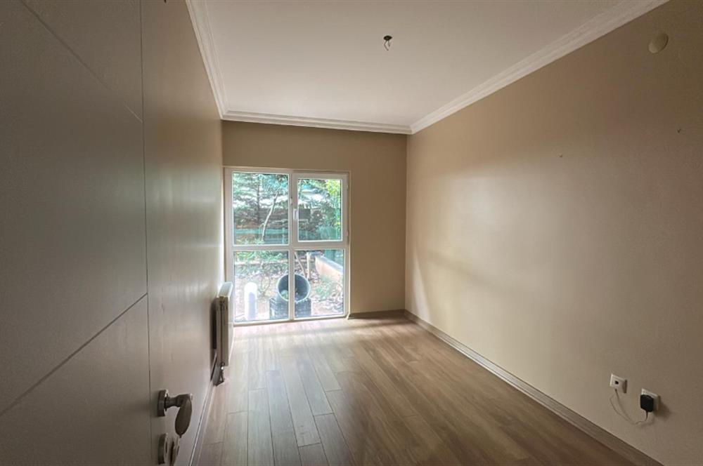 ZEKERİYAKÖY SİTE İÇİNDE ÖZEL BAHÇELİ DUBLEKS 5+1 KİRALIK DAİRE