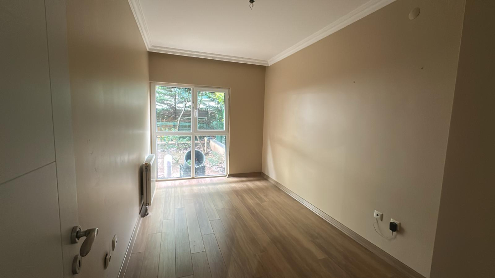 ZEKERİYAKÖY SİTE İÇİNDE ÖZEL BAHÇELİ DUBLEKS 5+1 KİRALIK DAİRE