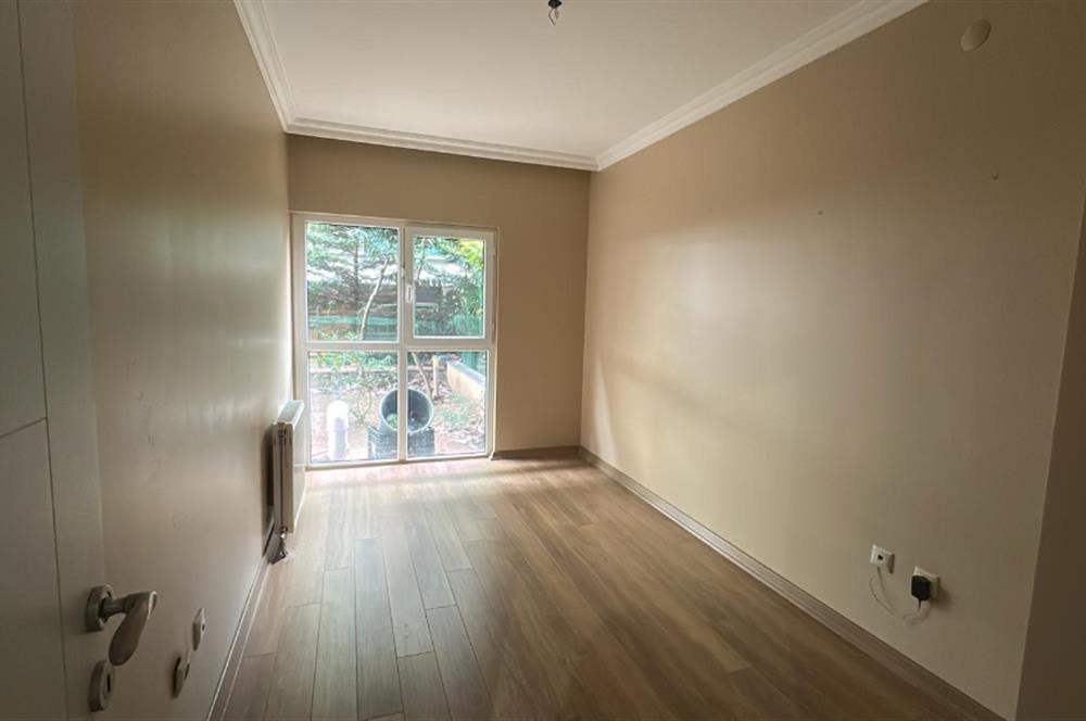 ZEKERİYAKÖY SİTE İÇİNDE ÖZEL BAHÇELİ DUBLEKS 5+1 KİRALIK DAİRE