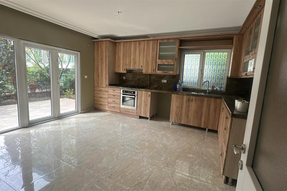 ZEKERİYAKÖY SİTE İÇİNDE ÖZEL BAHÇELİ DUBLEKS 5+1 KİRALIK DAİRE