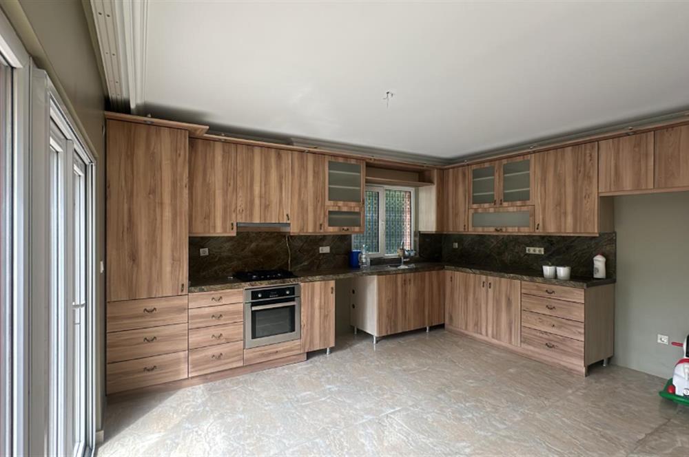 ZEKERİYAKÖY SİTE İÇİNDE ÖZEL BAHÇELİ DUBLEKS 5+1 KİRALIK DAİRE