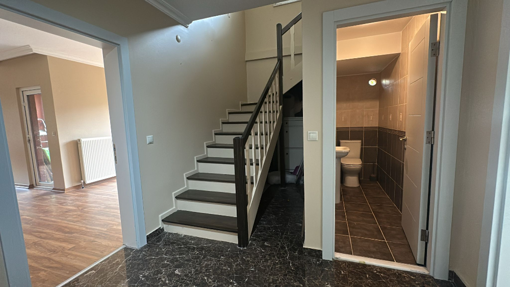 ZEKERİYAKÖY SİTE İÇİNDE ÖZEL BAHÇELİ DUBLEKS 5+1 KİRALIK DAİRE