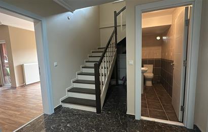 ZEKERİYAKÖY SİTE İÇİNDE ÖZEL BAHÇELİ DUBLEKS 5+1 KİRALIK DAİRE