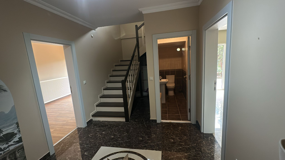 ZEKERİYAKÖY SİTE İÇİNDE ÖZEL BAHÇELİ DUBLEKS 5+1 KİRALIK DAİRE