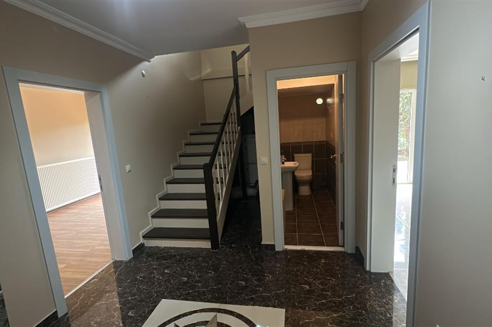 ZEKERİYAKÖY SİTE İÇİNDE ÖZEL BAHÇELİ DUBLEKS 5+1 KİRALIK DAİRE