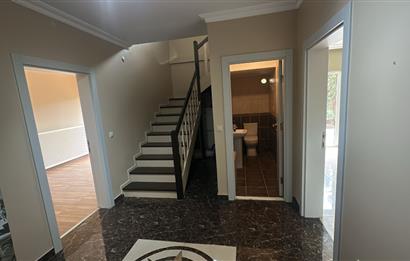 ZEKERİYAKÖY SİTE İÇİNDE ÖZEL BAHÇELİ DUBLEKS 5+1 KİRALIK DAİRE