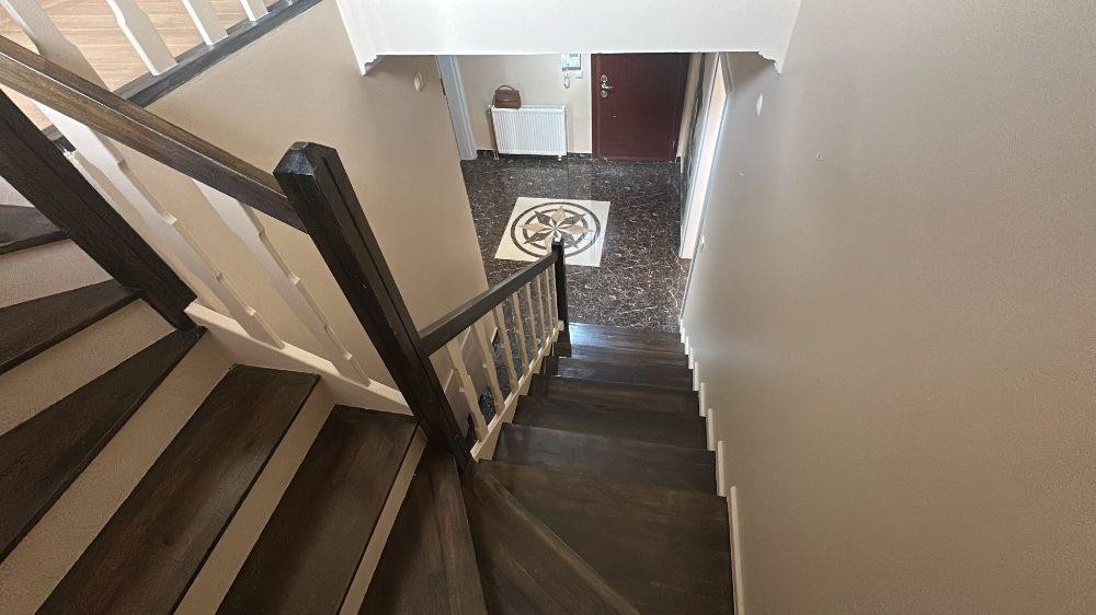 ZEKERİYAKÖY SİTE İÇİNDE ÖZEL BAHÇELİ DUBLEKS 5+1 KİRALIK DAİRE