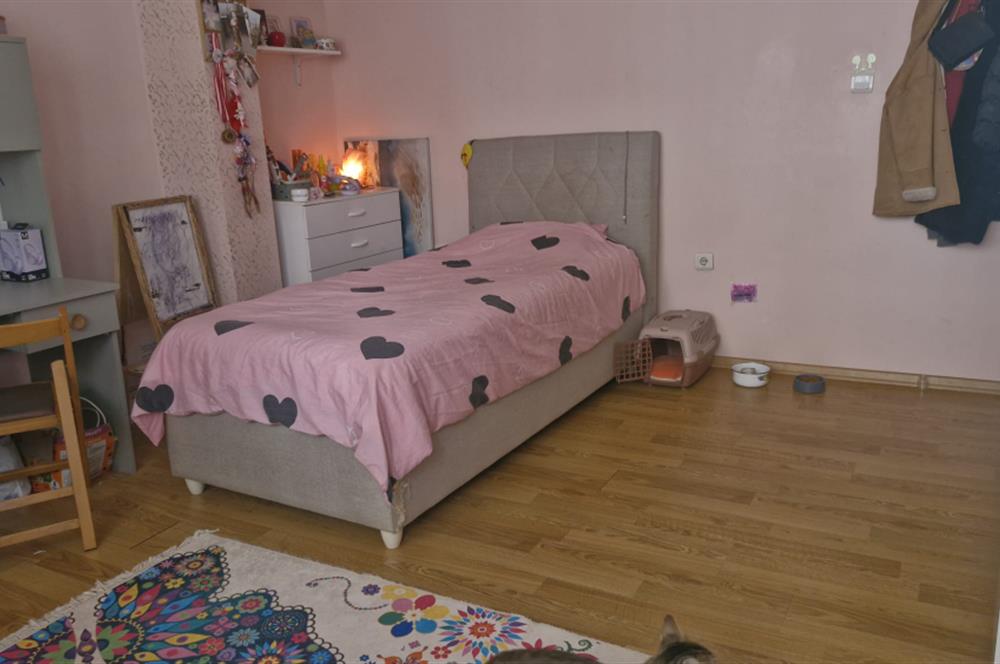 ÇAMLIK'TA İKBAL CADDESİNE YAKIN GENİŞ BAHÇE KULLANIMLI  2+1 SATILIK