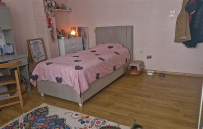 ÇAMLIK'TA İKBAL CADDESİNE YAKIN GENİŞ BAHÇE KULLANIMLI  2+1 SATILIK