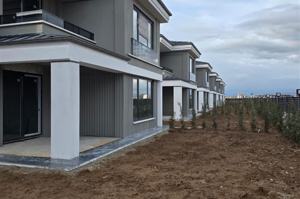 CENTURY21 PLUS'DAN AZELYA VİLLALARINDA SATILIK VİLLA
