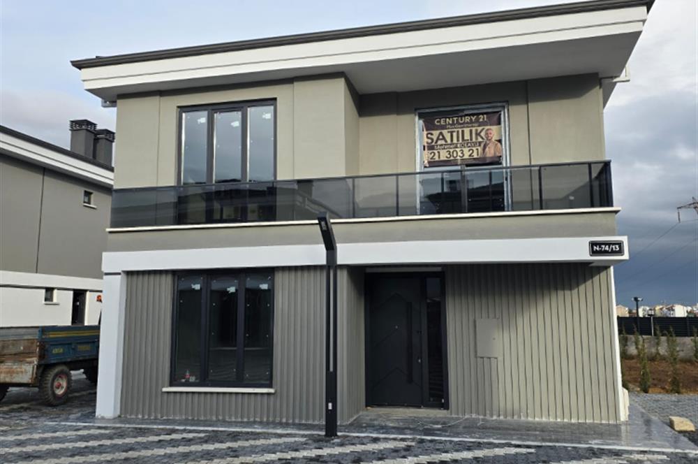 CENTURY21 PLUS'DAN AZELYA VİLLALARINDA SATILIK VİLLA