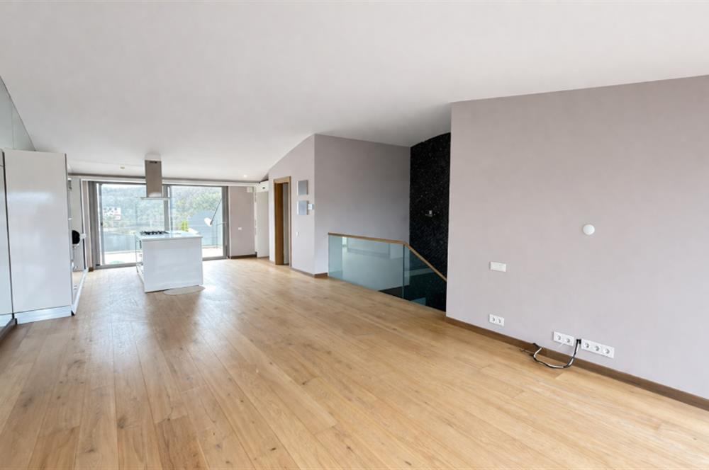 Parkone Sitesi'nde Doğa Manzaralı Satılık Çatı Dubleks