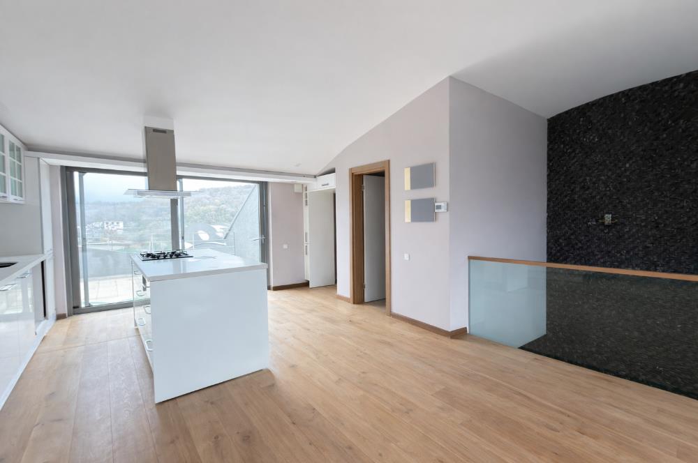 Parkone Sitesi'nde Doğa Manzaralı Satılık Çatı Dubleks