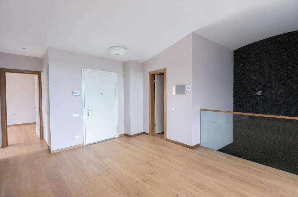 Parkone Sitesi'nde Doğa Manzaralı Satılık Çatı Dubleks