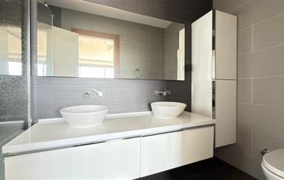 Parkone Sitesi'nde Doğa Manzaralı Satılık Çatı Dubleks