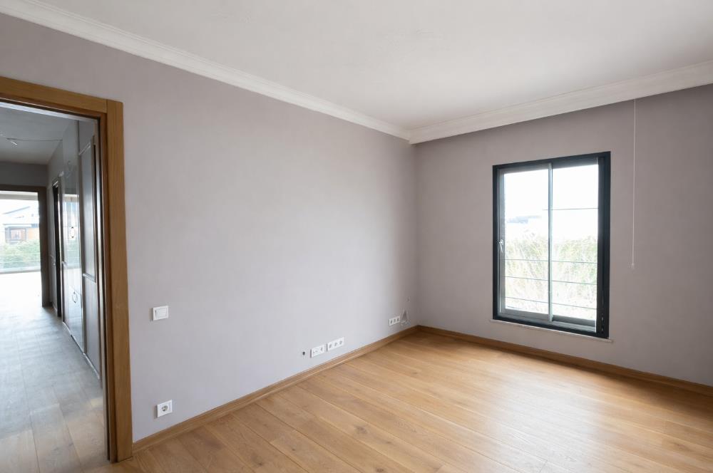 Parkone Sitesi'nde Doğa Manzaralı Satılık Çatı Dubleks