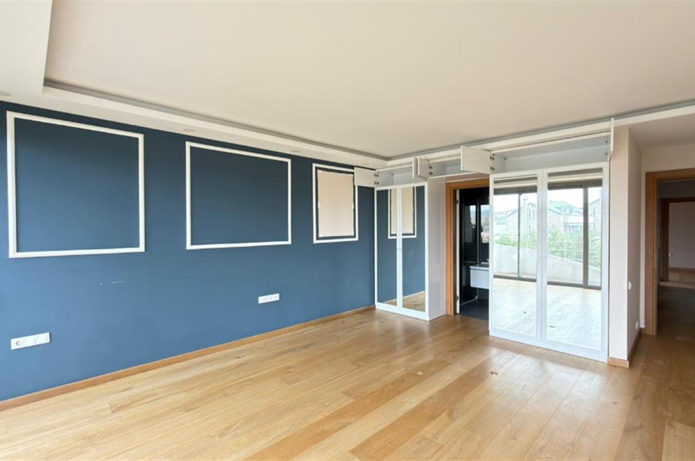 Parkone Sitesi'nde Doğa Manzaralı Satılık Çatı Dubleks