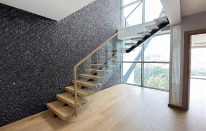 Parkone Sitesi'nde Doğa Manzaralı Satılık Çatı Dubleks