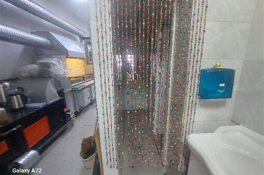 Karşıyaka Girne Caddesi Paralelinde Devren Kiralık Dükkan