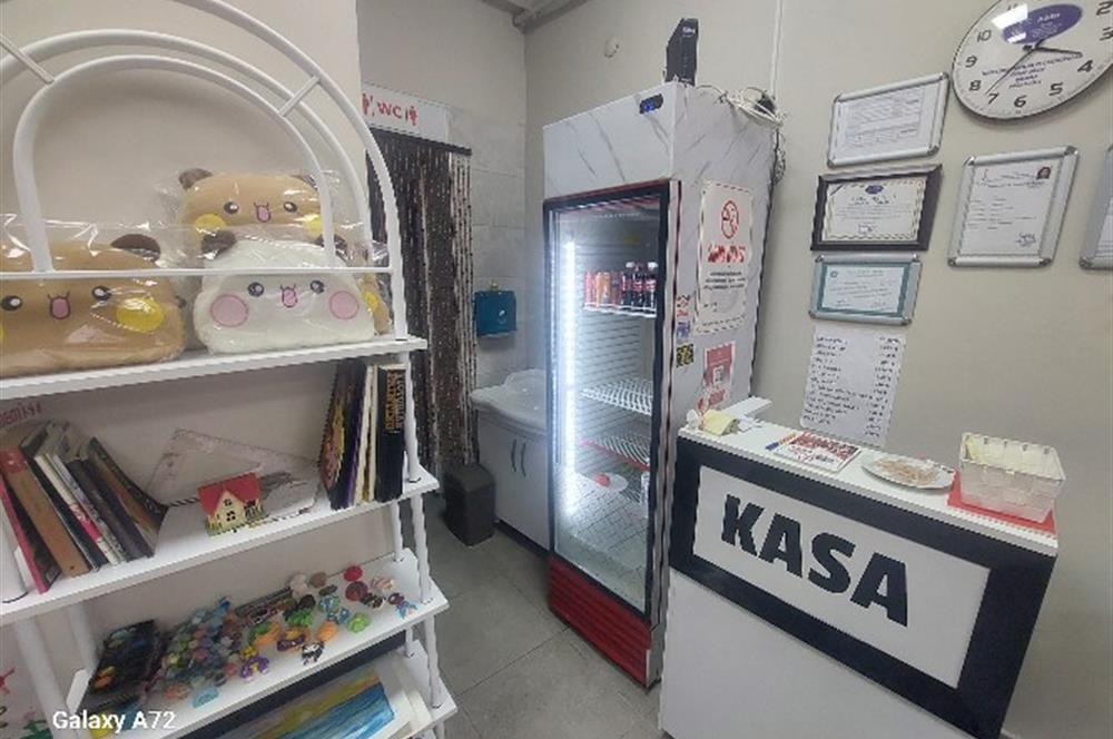 Karşıyaka Girne Caddesi Paralelinde Devren Kiralık Dükkan