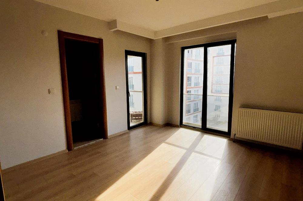 Pendik Velibaba Seven Life Sitesi'nde 3 Cepheli 2+1 Satılık Daire