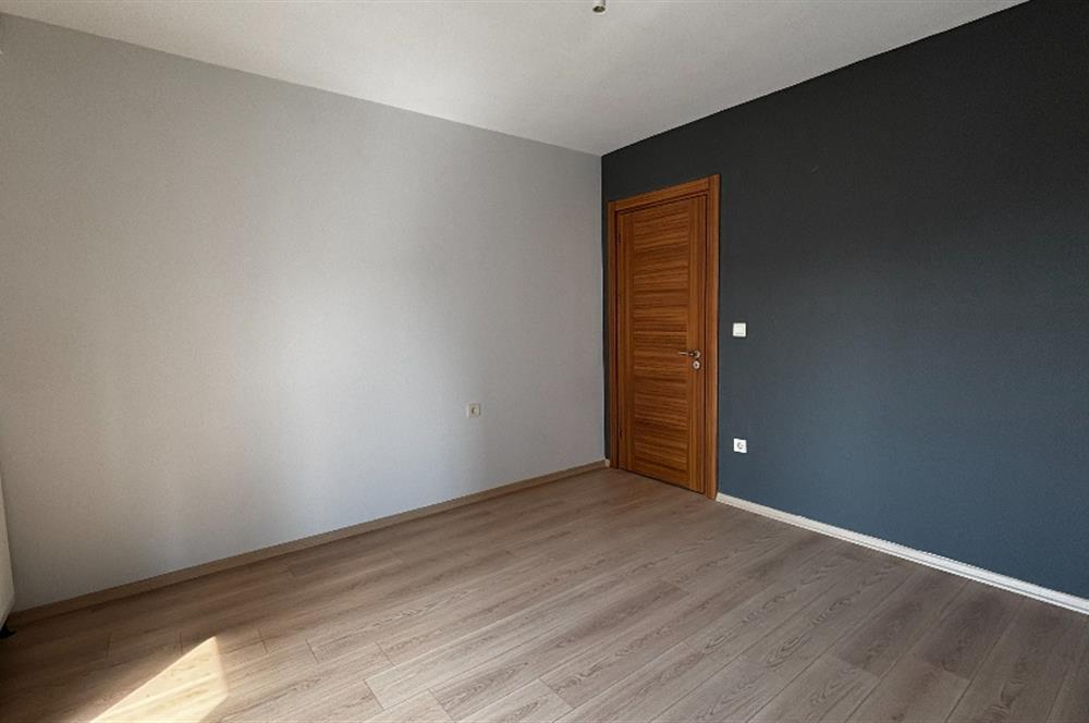 Pendik Velibaba Seven Life Sitesi'nde 3 Cepheli 2+1 Satılık Daire