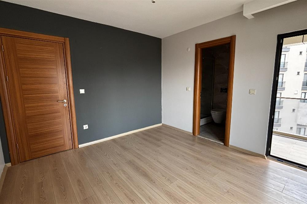 Pendik Velibaba Seven Life Sitesi'nde 3 Cepheli 2+1 Satılık Daire