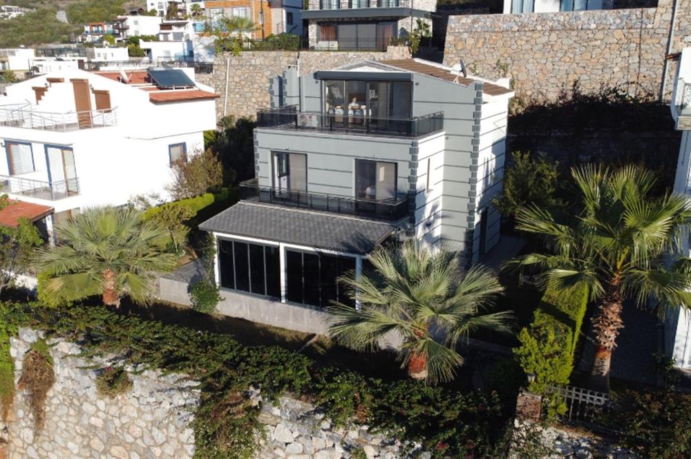 4+1 200 m2 , Panoramik Deniz Manzaralı ve Plajlı