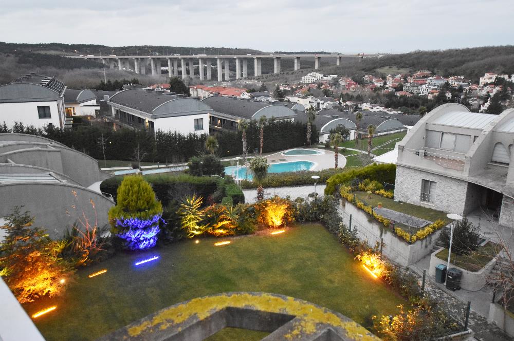 Parkone Sitesi'nde Doğa Manzaralı Satılık Çatı Dubleks