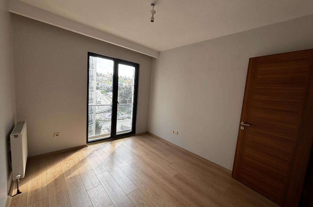 Pendik Velibaba Seven Life Sitesi'nde 3 Cepheli 2+1 Satılık Daire