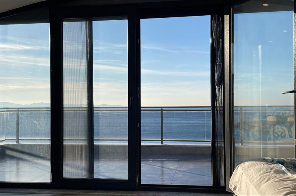 4+1 200 m2 , Panoramik Deniz Manzaralı ve Plajlı