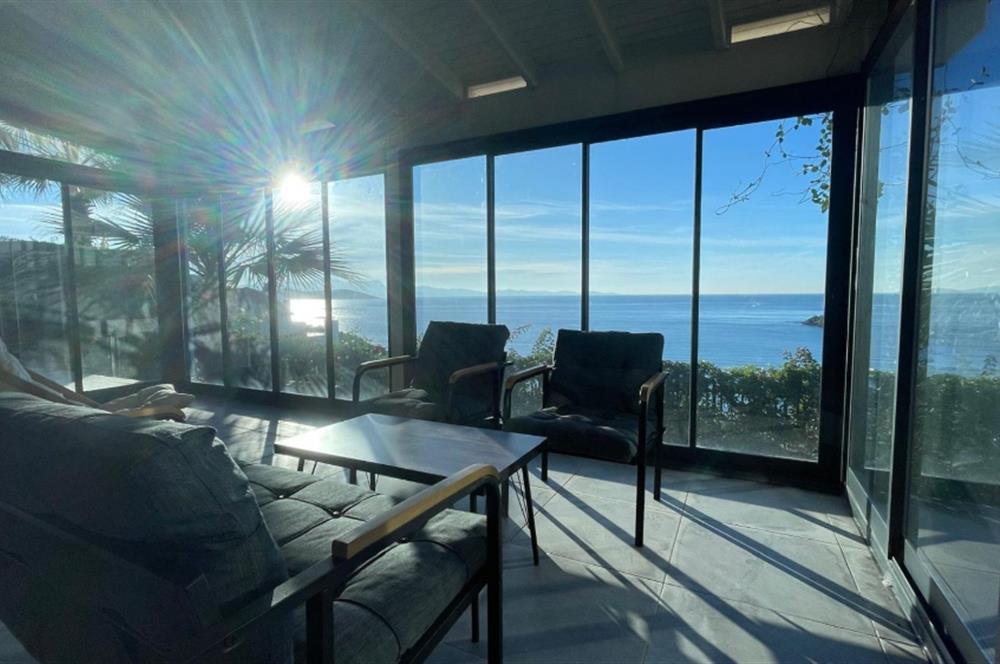 4+1 200 m2 , Panoramik Deniz Manzaralı ve Plajlı
