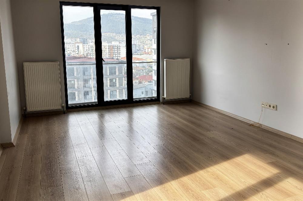 Pendik Velibaba Seven Life Sitesi'nde 3 Cepheli 2+1 Satılık Daire