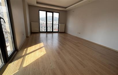 Pendik Velibaba Seven Life Sitesi'nde 3 Cepheli 2+1 Satılık Daire