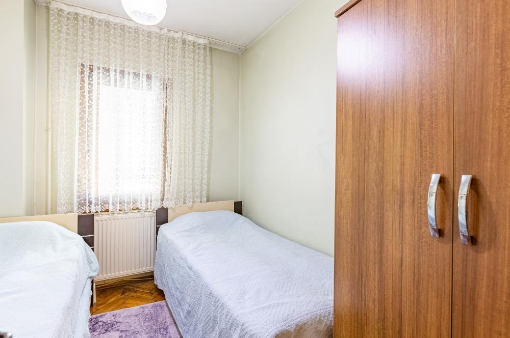 Tarabya Profesörler Sitesi’nde Eşyalı, Boğaz Manzaralı & Metroya 13 Dakika Yürüme Mesafesinde 3+1