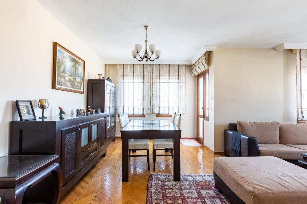 Tarabya Profesörler Sitesi’nde Eşyalı, Boğaz Manzaralı & Metroya 13 Dakika Yürüme Mesafesinde 3+1