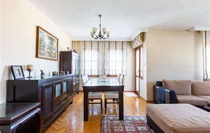 Tarabya Profesörler Sitesi’nde Eşyalı, Boğaz Manzaralı & Metroya 13 Dakika Yürüme Mesafesinde 3+1