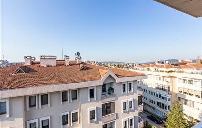 Tarabya Profesörler Sitesi’nde Eşyalı, Boğaz Manzaralı & Metroya 13 Dakika Yürüme Mesafesinde 3+1