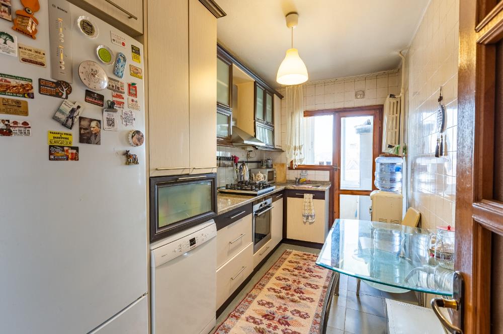 Tarabya Profesörler Sitesi’nde Eşyalı, Boğaz Manzaralı & Metroya 13 Dakika Yürüme Mesafesinde 3+1