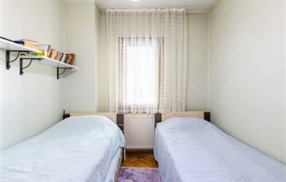 Tarabya Profesörler Sitesi’nde Eşyalı, Boğaz Manzaralı & Metroya 13 Dakika Yürüme Mesafesinde 3+1